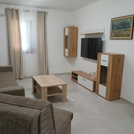 Apartments Njivice Bajcic Bagian luar foto
