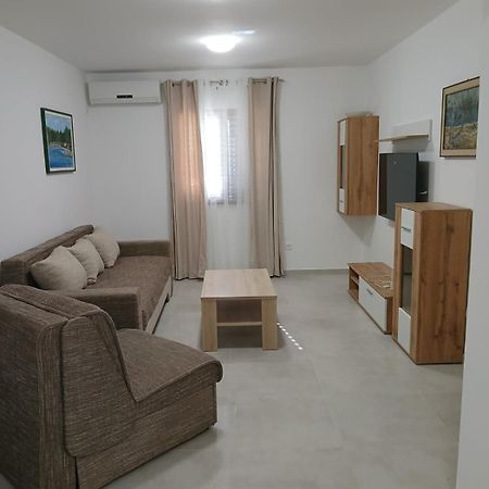 Apartments Njivice Bajcic Bagian luar foto