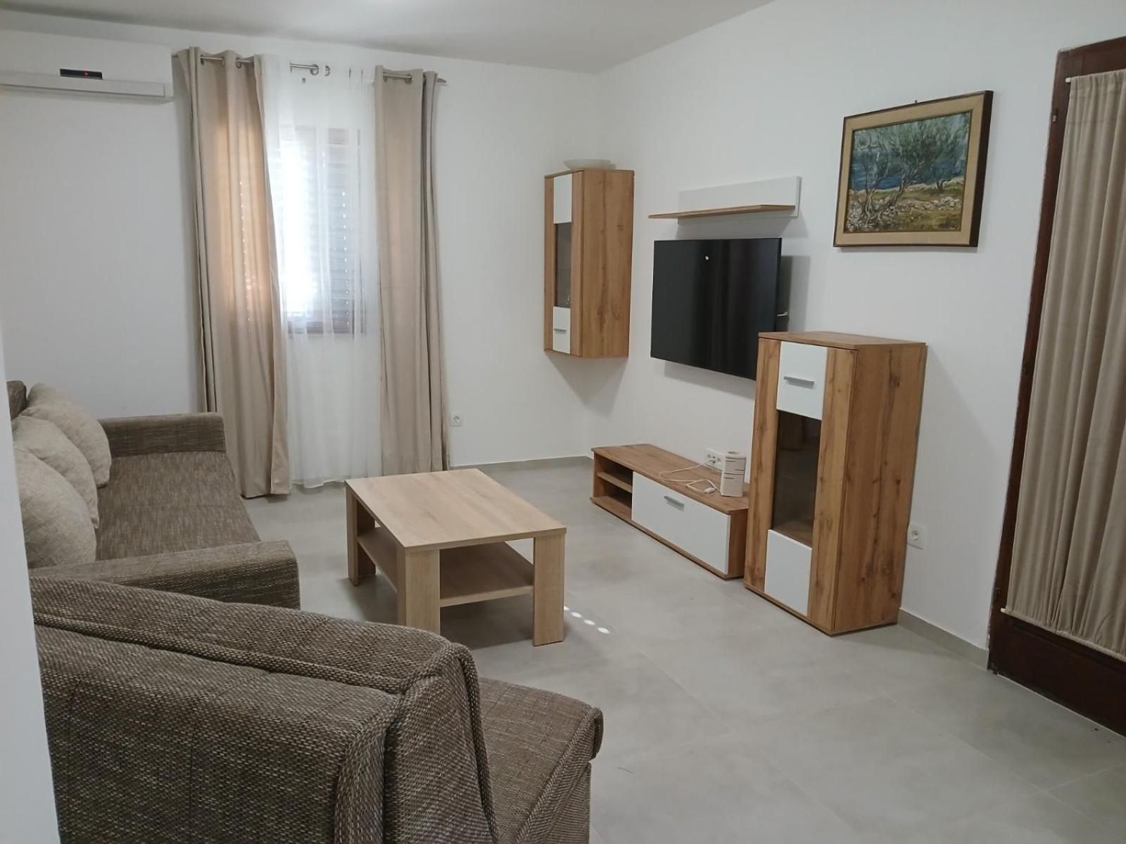 Apartments Njivice Bajcic Bagian luar foto
