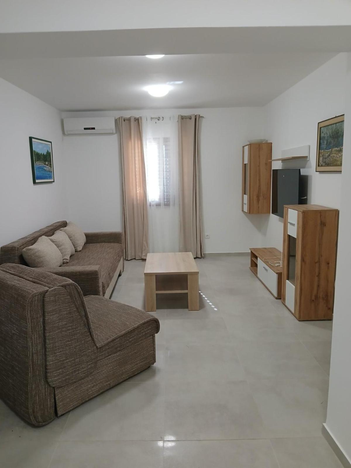 Apartments Njivice Bajcic Bagian luar foto