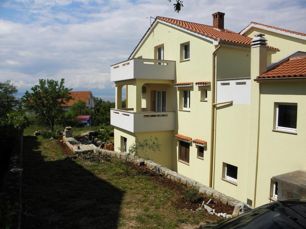 Apartments Njivice Bajcic Bagian luar foto